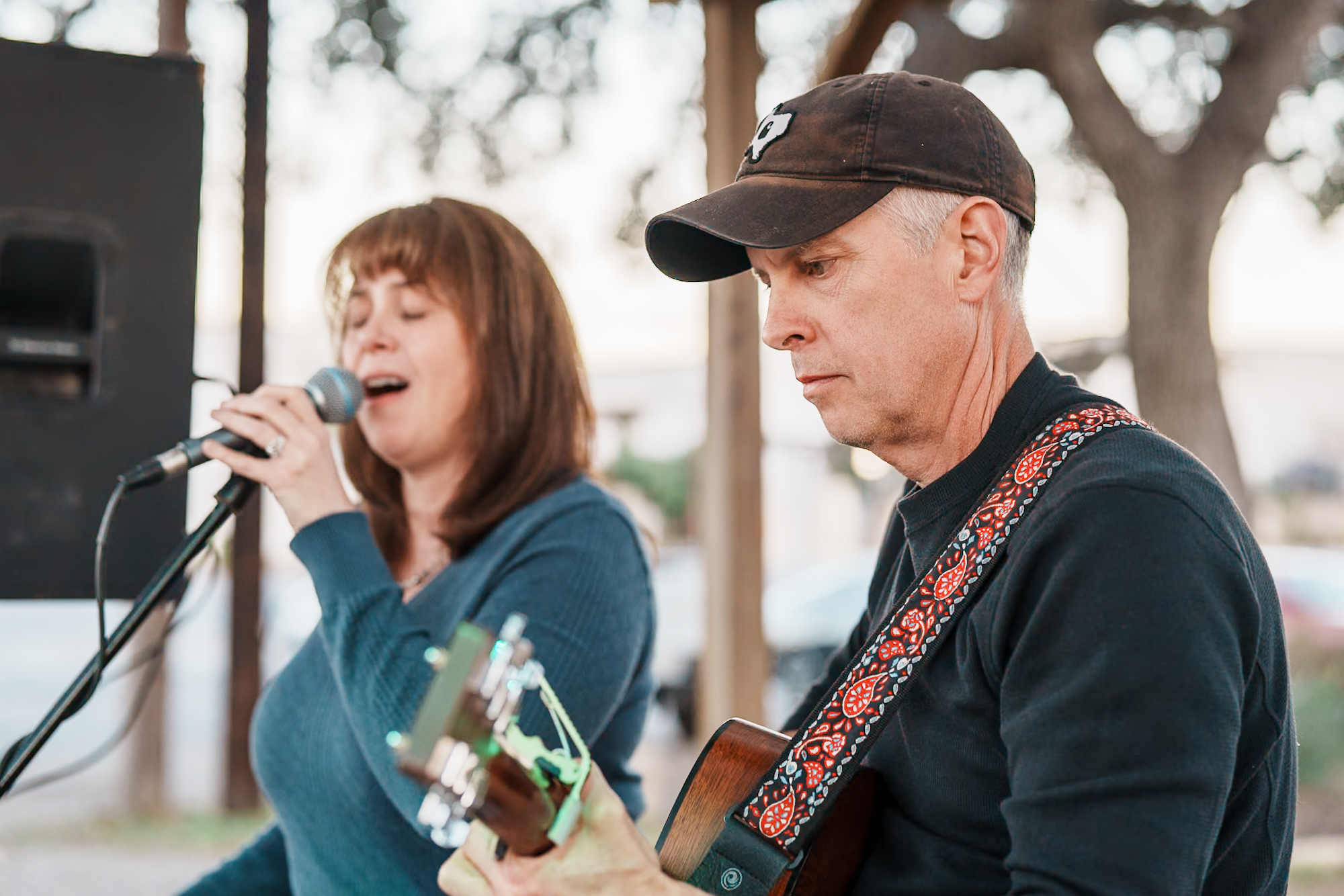 Acoustic guitar and live music atmosphere